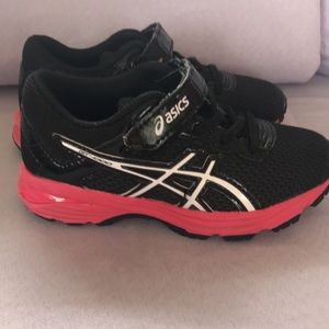 Girl’s ASICS